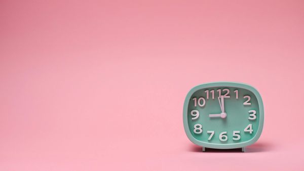 What Are the Best Times to Cold Call and Reach Your Prospects?