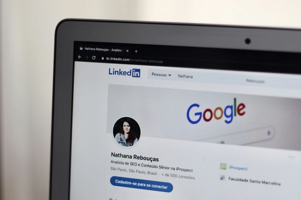 How to Manage Multiple LinkedIn Accounts